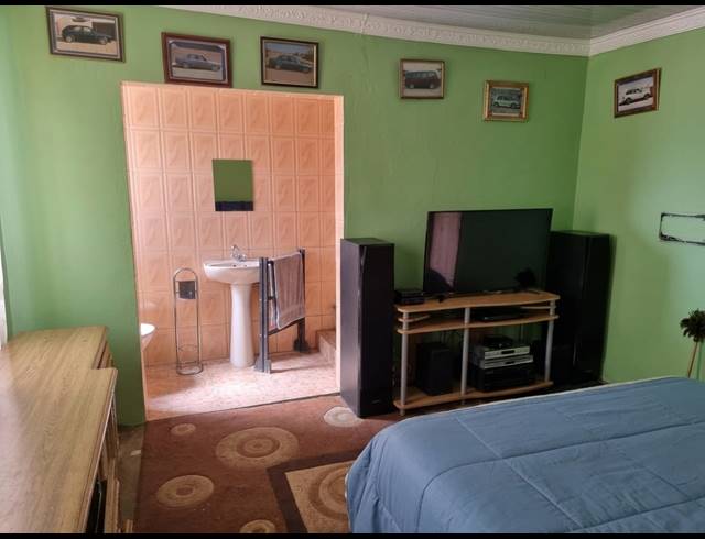 1 BEDROOM HOUSE FOR SALE IN STRETFORD